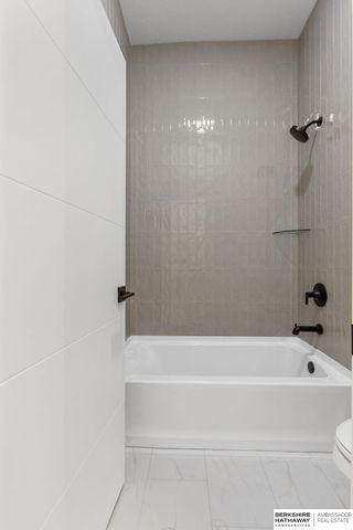 21109 Atwood Avenue, Elkhorn, NE 68022