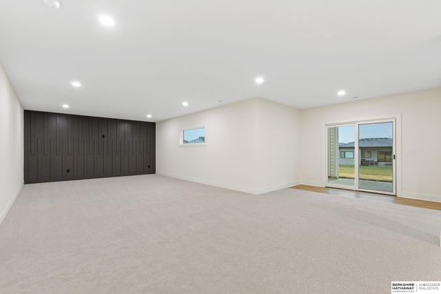 21109 Atwood Avenue, Elkhorn, NE 68022