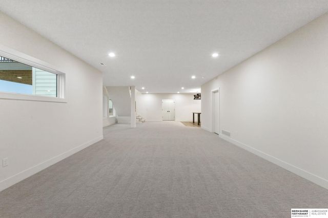 21109 Atwood Avenue, Elkhorn, NE 68022