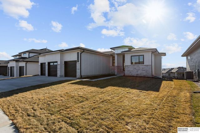 21109 Atwood Avenue, Elkhorn, NE 68022