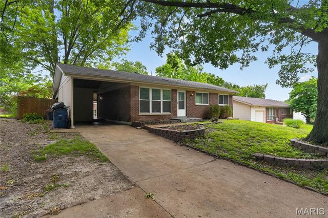 1729 Foley Drive, St Louis, MO 63136