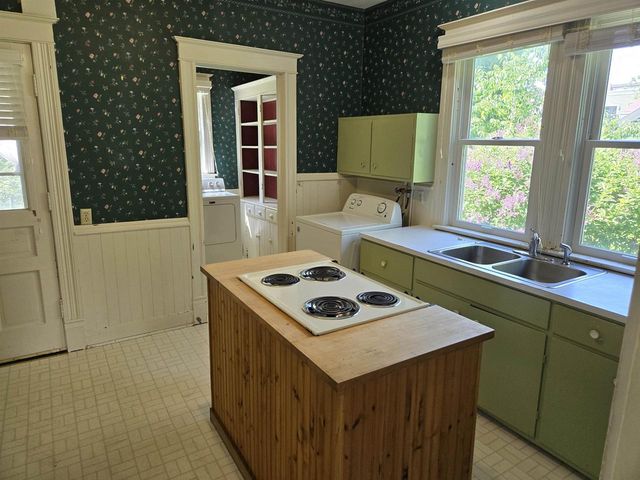 1724 Parmenter Street, Middleton, WI 53562