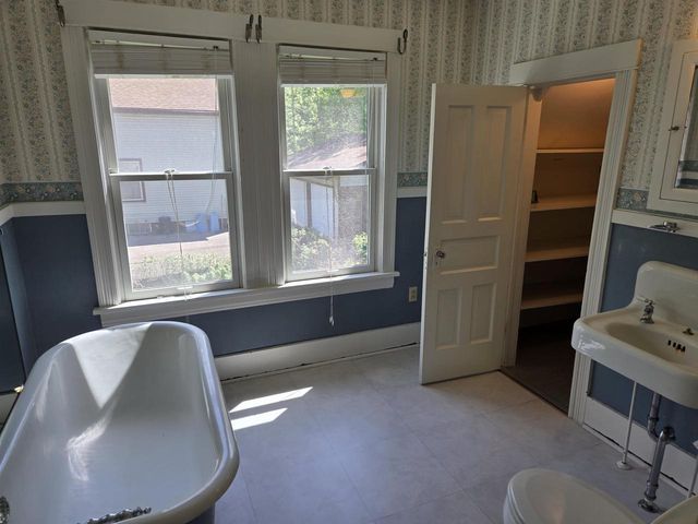 1724 Parmenter Street, Middleton, WI 53562
