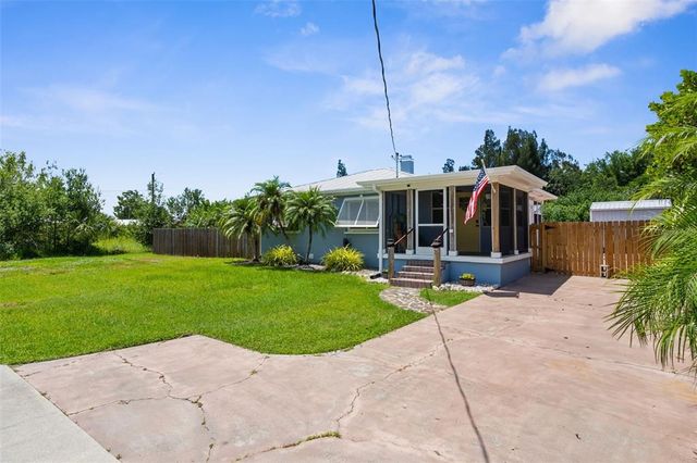 219 DARST AVENUE, Punta Gorda, FL 33950
