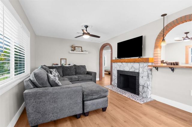 219 DARST AVENUE, Punta Gorda, FL 33950