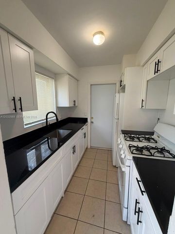 1980 Biarritz Drive D, Miami Beach, FL 33141