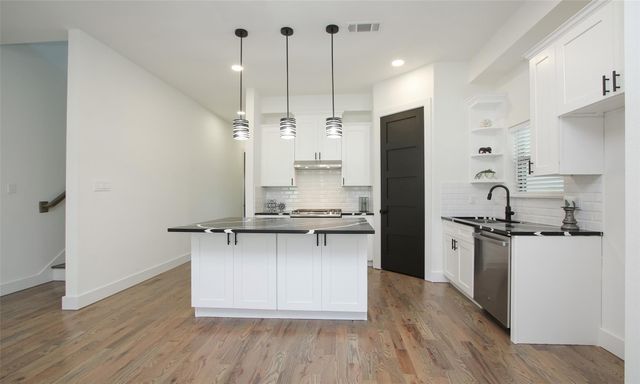 1224 Johnston Street, Houston, TX 77022