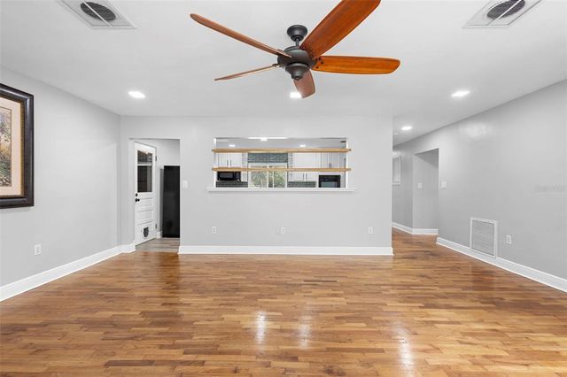 124 LAKE MOLLY AVENUE, Deland, FL 32724