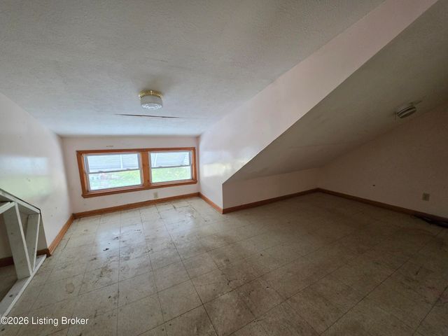 3618 Larkwood Ave, Louisville, KY 40212