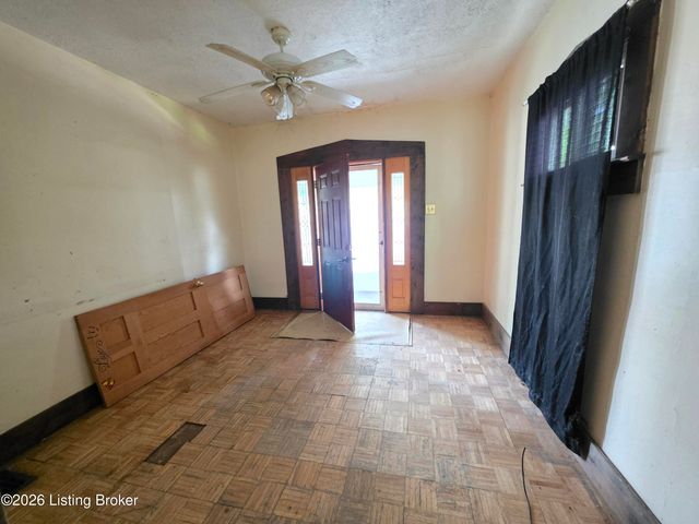 3618 Larkwood Ave, Louisville, KY 40212