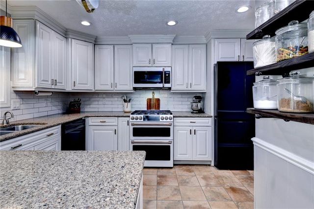 1014 Marlbank DR, Yorktown, VA 23692