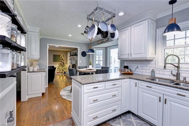 1014 Marlbank DR, Yorktown, VA 23692