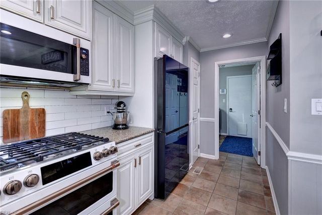 1014 Marlbank DR, Yorktown, VA 23692