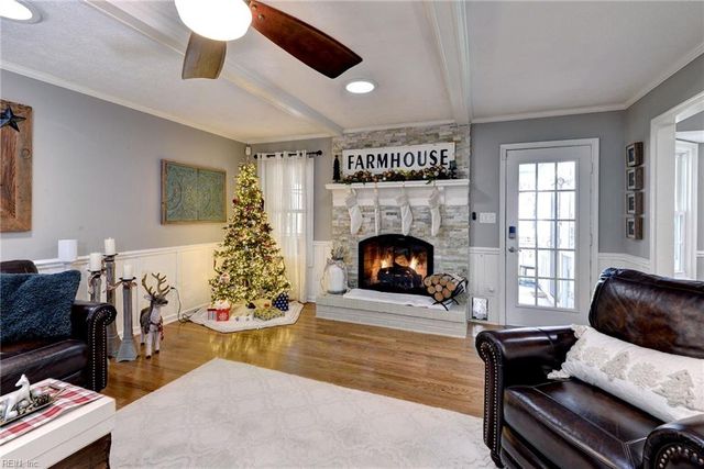 1014 Marlbank DR, Yorktown, VA 23692