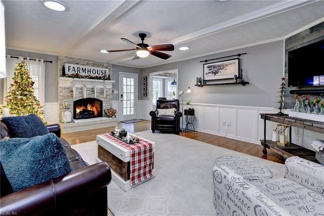 1014 Marlbank DR, Yorktown, VA 23692