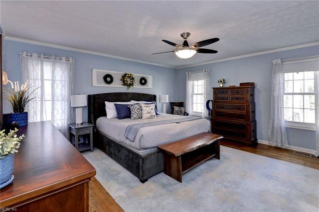 1014 Marlbank DR, Yorktown, VA 23692