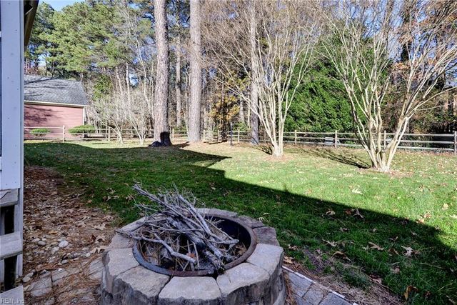 1014 Marlbank DR, Yorktown, VA 23692