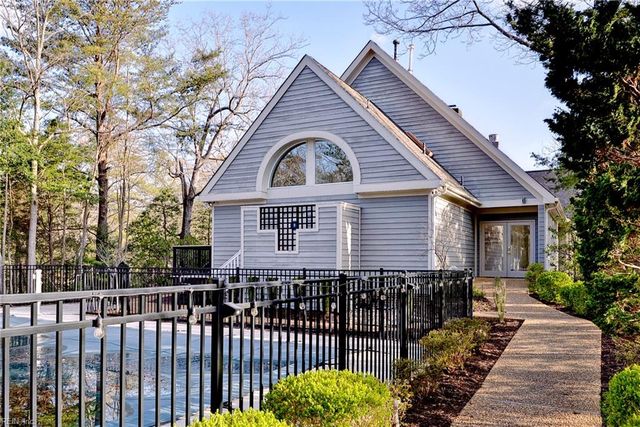 1014 Marlbank DR, Yorktown, VA 23692