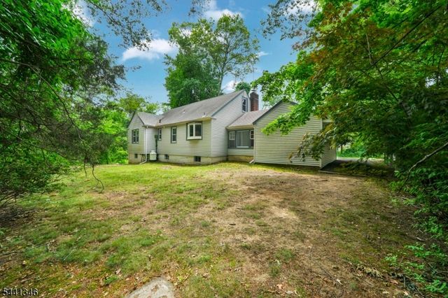 24 Lakeside Dr, Parsippany-troy Hills Twp., NJ 07005