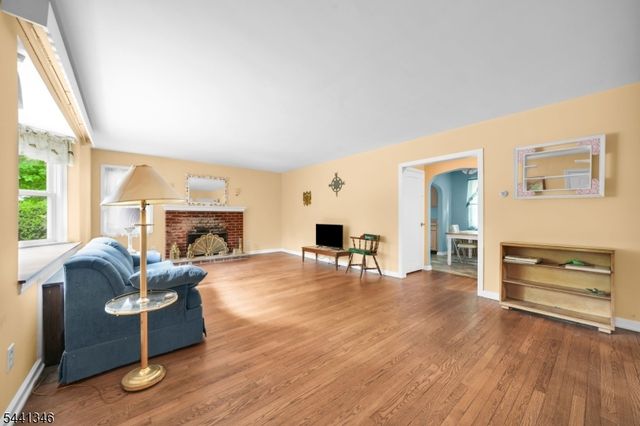 24 Lakeside Dr, Parsippany-troy Hills Twp., NJ 07005