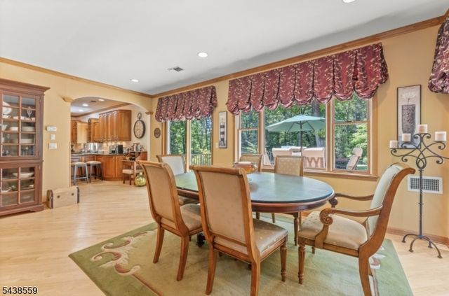 16 Bear Trl, West Milford Twp., NJ 07421