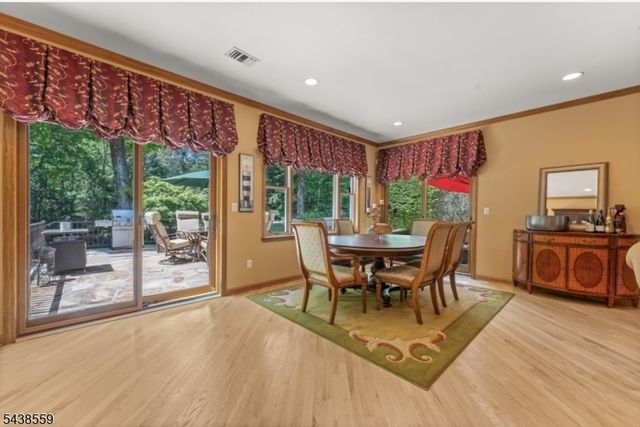 16 Bear Trl, West Milford Twp., NJ 07421