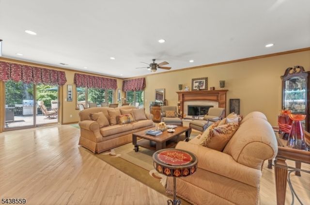 16 Bear Trl, West Milford Twp., NJ 07421