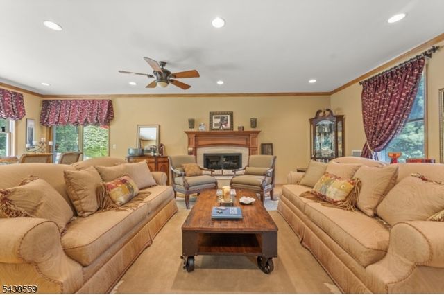 16 Bear Trl, West Milford Twp., NJ 07421