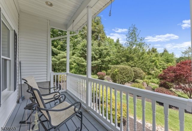 16 Bear Trl, West Milford Twp., NJ 07421