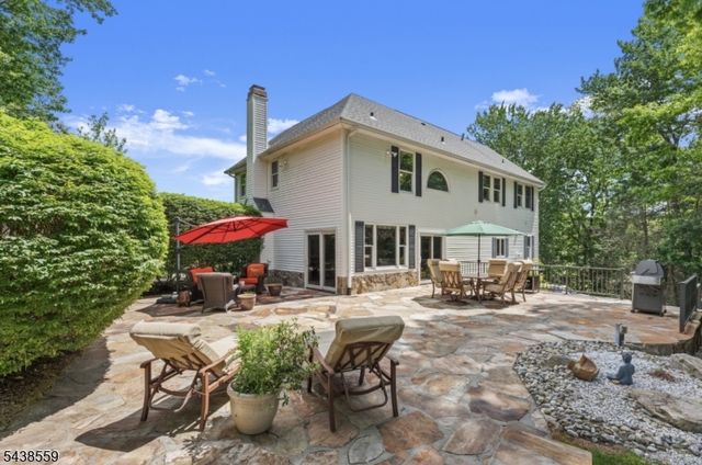 16 Bear Trl, West Milford Twp., NJ 07421