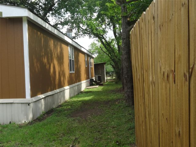 1220 8th Street A, Huntsville, TX 77320