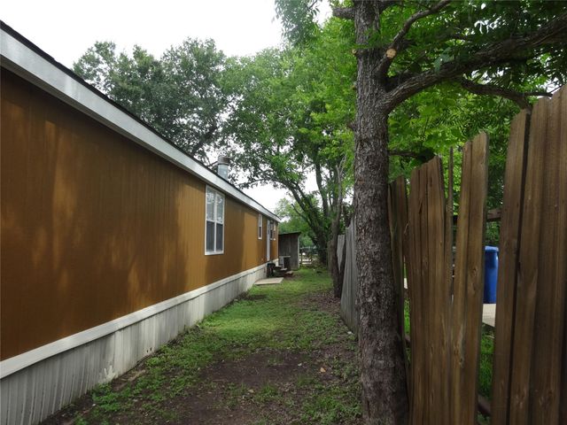 1220 8th Street A, Huntsville, TX 77320