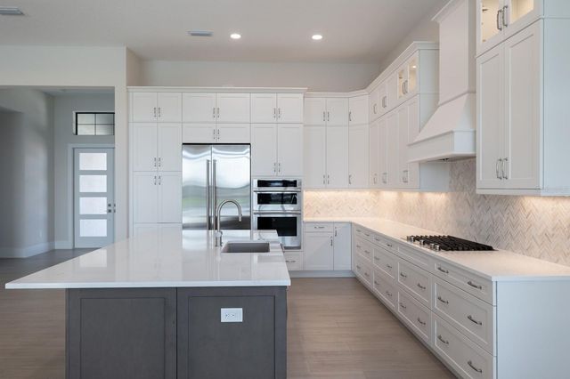 328 BLUE PEARL COURT, Sarasota, FL 34277