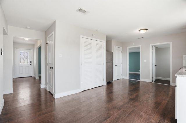 117 Oakwood Drive, Keene, TX 76059