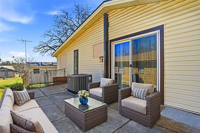 117 Oakwood Drive, Keene, TX 76059