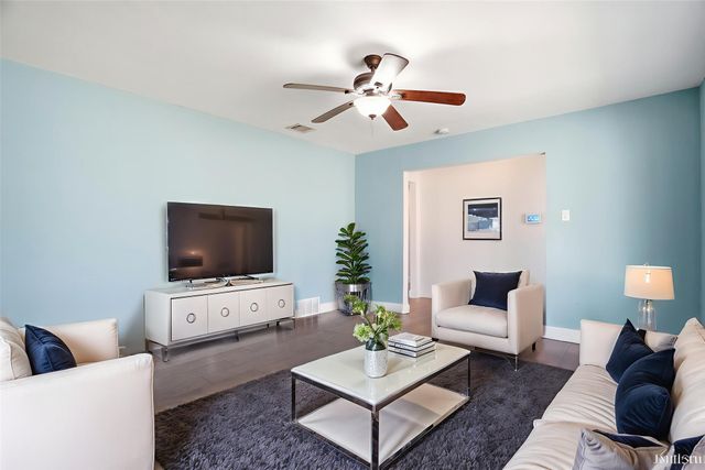 117 Oakwood Drive, Keene, TX 76059