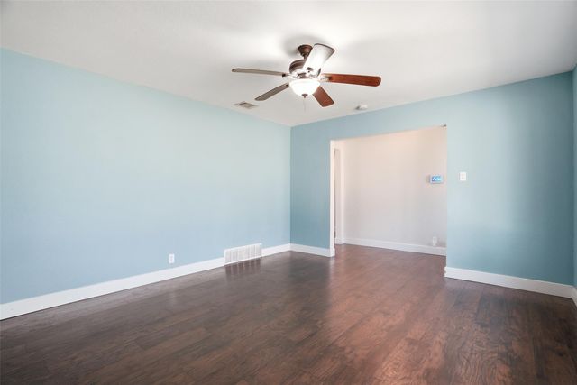 117 Oakwood Drive, Keene, TX 76059