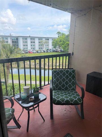 10865 SW 112th Avenue 312, Miami, FL 33176