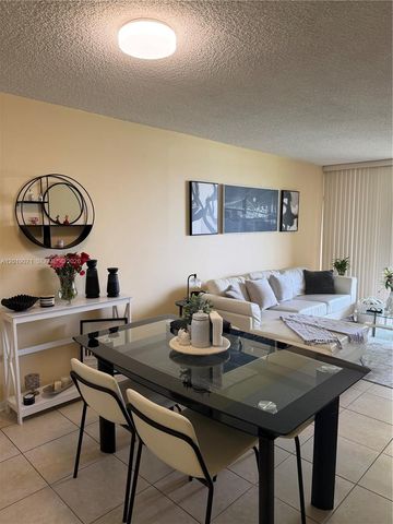 10865 SW 112th Avenue 312, Miami, FL 33176