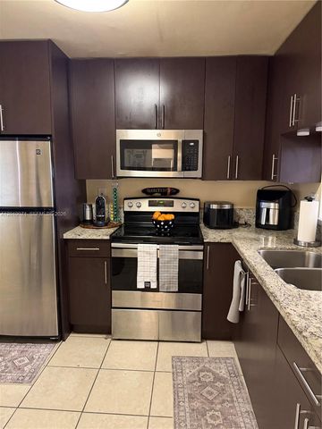 10865 SW 112th Avenue 312, Miami, FL 33176
