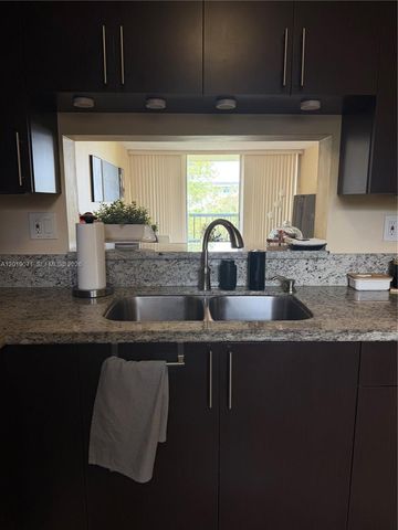 10865 SW 112th Avenue 312, Miami, FL 33176