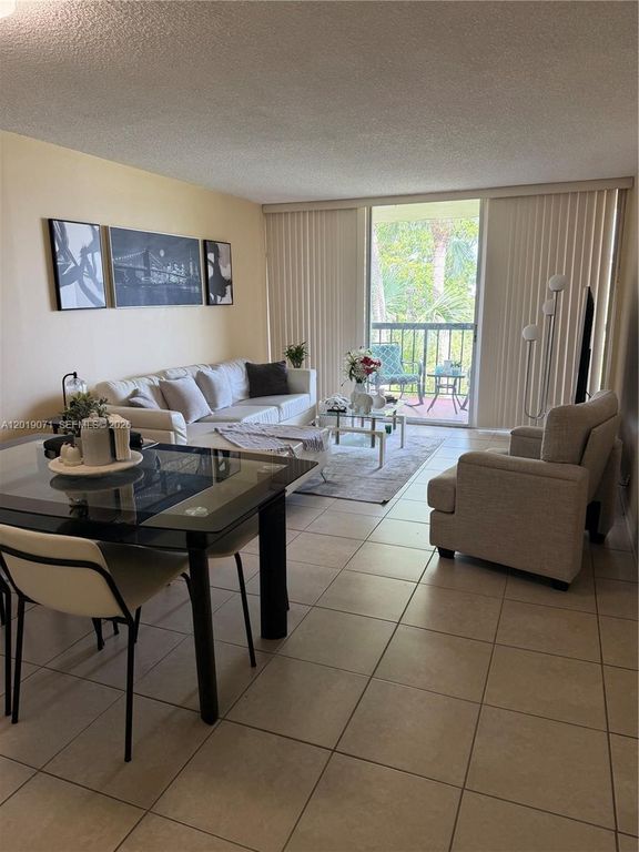 10865 SW 112th Avenue 312, Miami, FL 33176