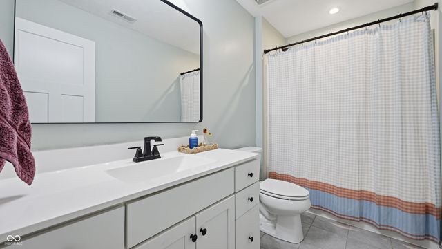 18460 Sandy Cove Lane, Westfield, IN 46074