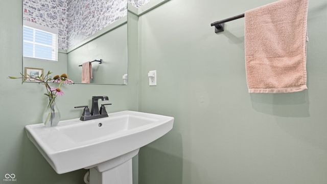 18460 Sandy Cove Lane, Westfield, IN 46074
