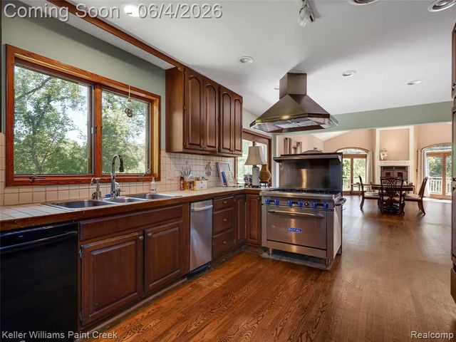 1150 N Livernois Road, Rochester Hills, MI 48306