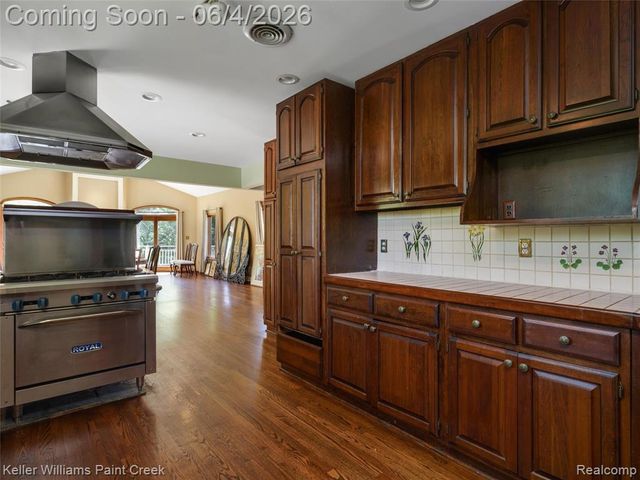 1150 N Livernois Road, Rochester Hills, MI 48306