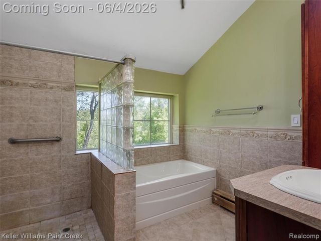 1150 N Livernois Road, Rochester Hills, MI 48306