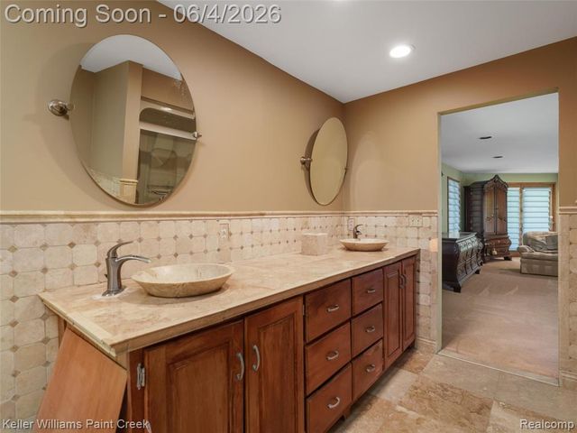 1150 N Livernois Road, Rochester Hills, MI 48306