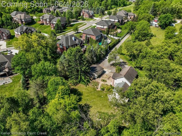1150 N Livernois Road, Rochester Hills, MI 48306