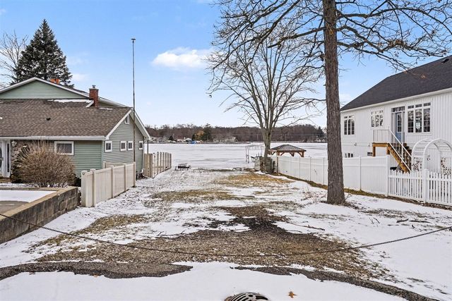 1775 Monroe Beach, Battle Creek, MI 49014